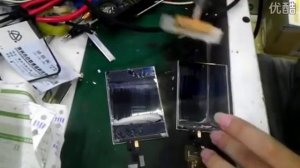 как снять остатки клея с дисплея вручную