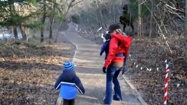 Испугался динозавра смотреть онлайн