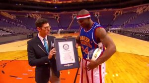 День Guinness World Records 2014 - Наибольшая назад баскетбол выстрел