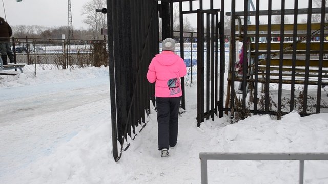 Юные болельшицы мотоспорта.