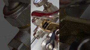 Разрезали насосно-смесительный узел VALTEC VT.COMBI