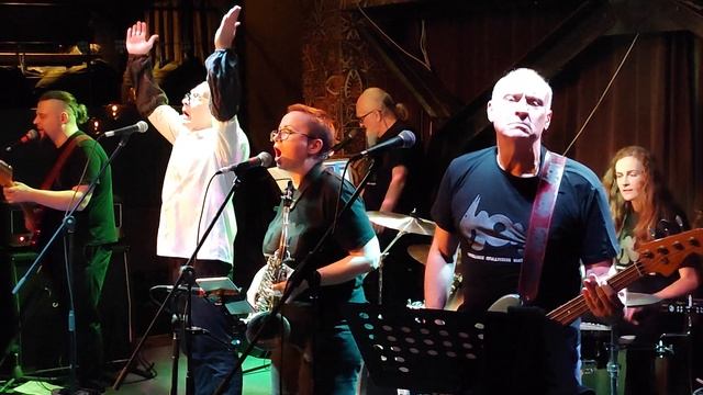 НОМ — Любовь инженера смотреть онлайн