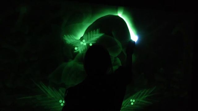 Шоу световых картин Lumi. Дед Мороз смотреть онлайн