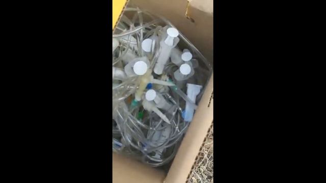 Открытую машину с медицинскими отходами нашли в Нур-Султане смотреть онлайн