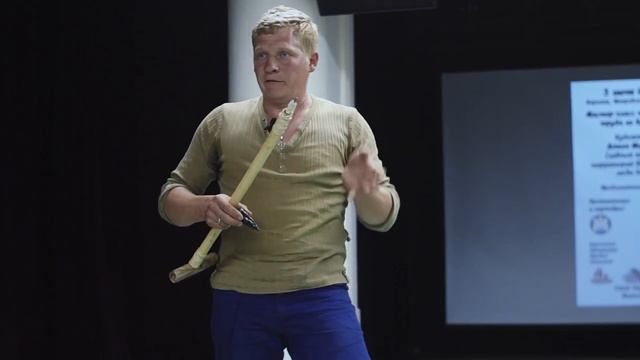 Изготовление орудий труда из вулканического стекла (обсидиана)