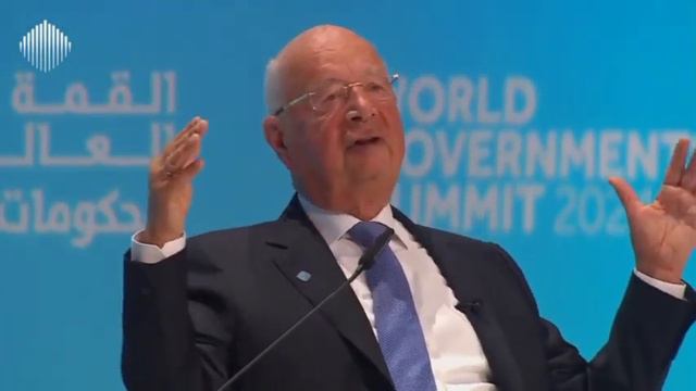 Клаус Шваб заявляет о слиянии физических тел с цифровыми технологиями и носителями смотреть онлайн