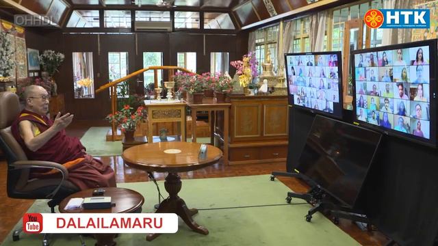 Его Святейшество Далай лама дарует учения