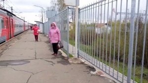 Электропоезд эт2м-099 Сообщением Шапки Санкт-Петербург Отправляется с платформы Поповка
