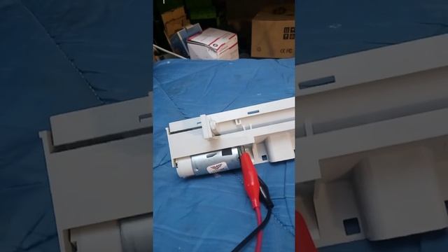 проверяем работу двигателя щетки робота пылесоса смотреть онлайн