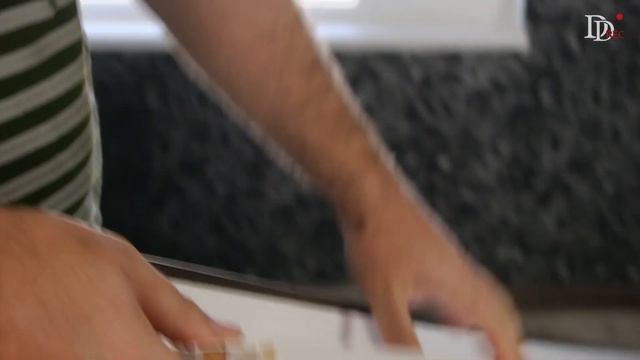 Крепим потолочный карниз на стену, легко и просто!
