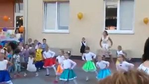 Танец "Лети-лети лепесток"