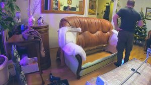 Перетяжка мягкой мебели на дому у заказчика