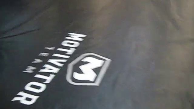 Выход на рычаг локтя стоящему на коленях вариант с контролем плеча.