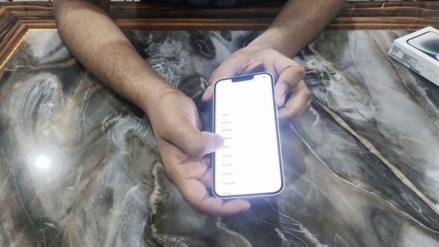 Iphone 14 starlight. смотреть онлайн