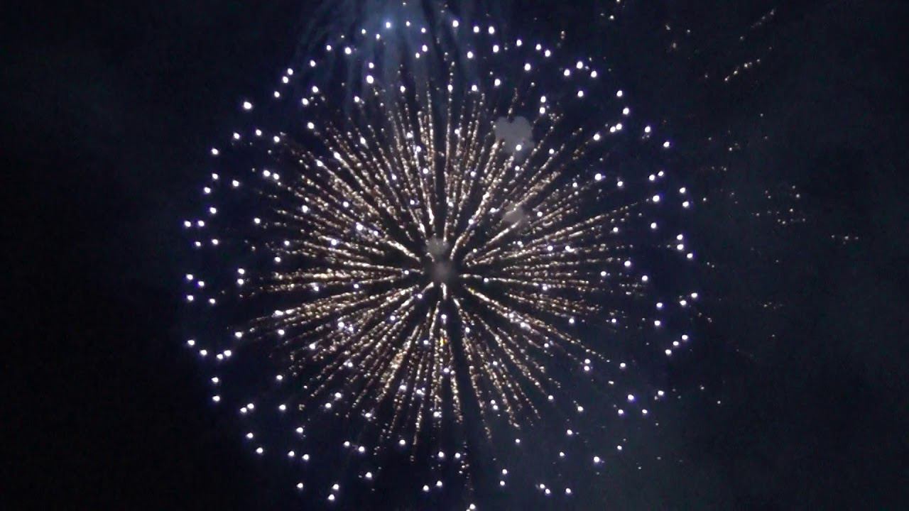 Грандиозный Фейерверк на Площади Свободы в Харькове! Первый за 5 лет! смотреть онлайн