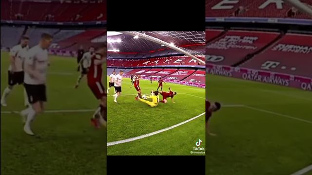 Amazing Goalkeeper OMG Wow What a Goal Saver #Ytshort #Tiktok #Subscribe