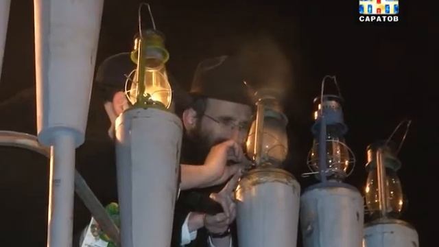 Иудеи отмечают традиционный еврейский праздник - хануку