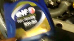 Рено Доккер Самостоятельная замена масла в двигателе с помощью масляного насоса.