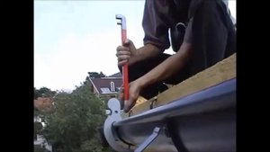 Инструмент для регулировки кронштейнов желобов