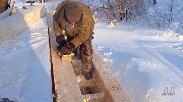 Строительство дома из бруса 200х200. Укладка бруса на мох и типы соединений.