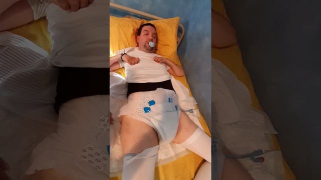 ABDL Messy Diaper In The Morning смотреть онлайн