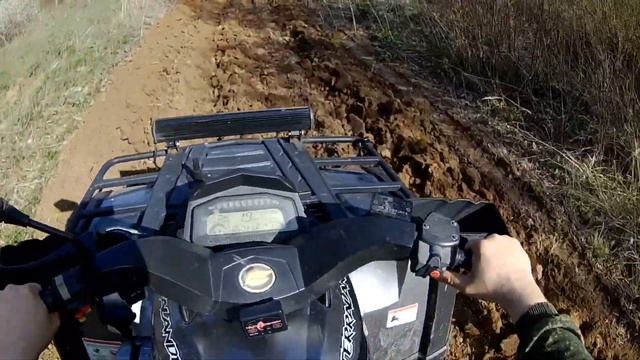 Cf moto x8 Катаемся по пляжу, преодолеваем горку и пашню. Взбираемся на холм смотреть онлайн