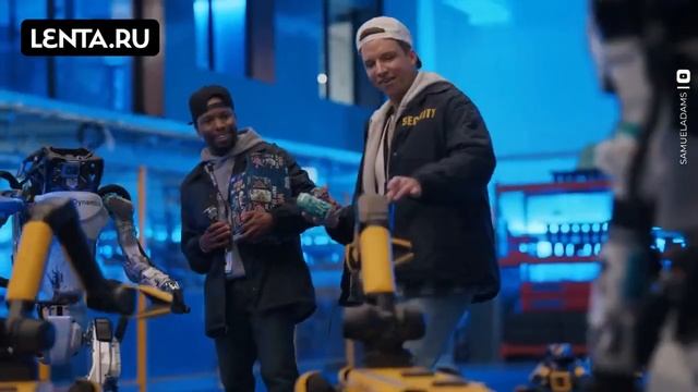 Роботы Boston Dynamics не только классно двигаются, но и закатывают крутые вечеринки смотреть онлайн
