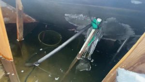 Спасение рыбы от замора зимой на дачном участке