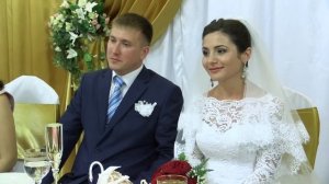 мама поёт песню для сына на свадьбе