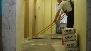 ЗАЧЕМ ГРУНТОВАТЬ ПОЛ/Грунтование пола перед заливкой выравнивающей смесью