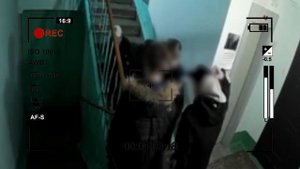 ТОЛПА ЖЕСТОКО ИЗБИЛА ПОДРОСТКОВ