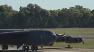 Стратегический бомбардировщик-ракетоносец B-52H (США)