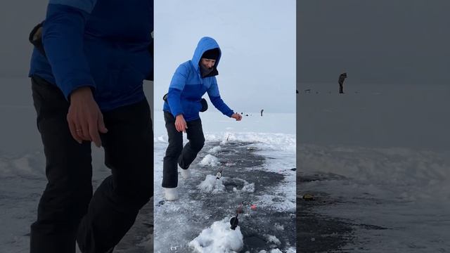 Приучаю жену к зимней рыбалке. Корюшка…