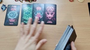 ПОЧЕМУ Я ВСЁ ВРЕМЯ ДУМАЮ ОБ ЭТОМ ЧЕЛОВЕКЕ гадание на картах таро, расклад таро на 3 варианта