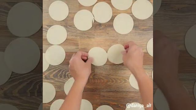 Сегодня у меня мини чебуреки с картофелем и сыром?? Очень вкусно и сыт смотреть онлайн