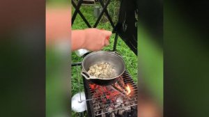Шампиньоны с сыром в казане