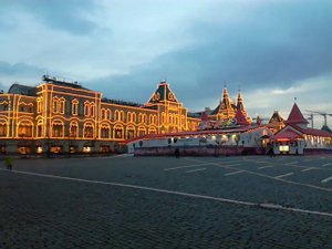Красная площадь подготовленная к Новому году 21 декабря 2017