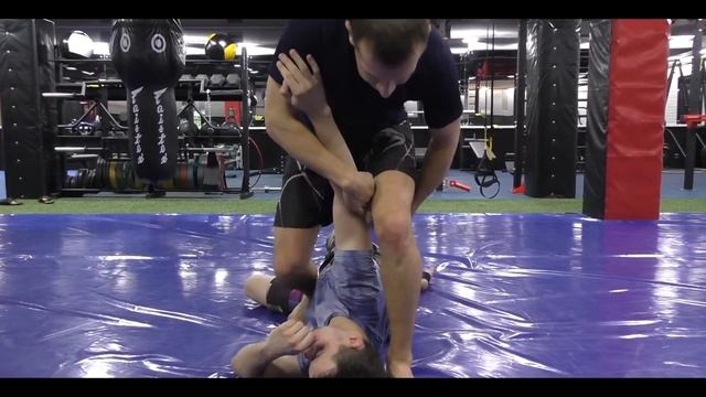 Борьба в партере. Выход на болевой прием на руку смотреть онлайн