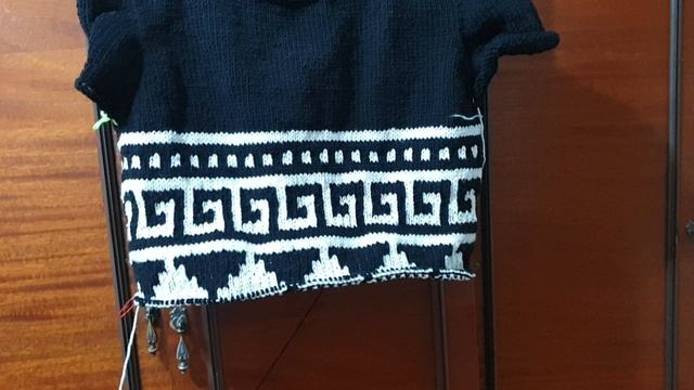 Джемпер Гармония жаккард спицами сверху от плеча