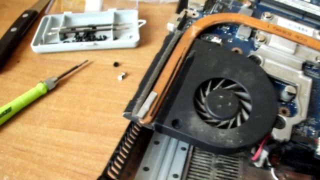 как самому разобрать, почистить и отремонтировать ноутбук смотреть онлайн