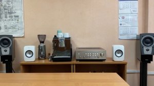 Zak Abel "Be Kind" - KEF LSX