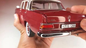 Mercedes-Benz 200 (1966) 1:18 Norev diecast model unboxing