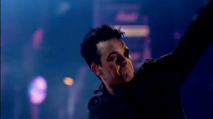 Robbie Williams - Angels - Live At Knebworth 2003