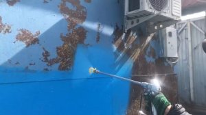 Наглядная демонстрация безвоздушного окрасочного аппарата, покраска резиновой краской.