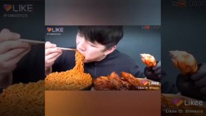 ЧТО ЕДЯТ КОРЕЙЦЫ 🥘🍔🍱🦀🐙🦞🐛
