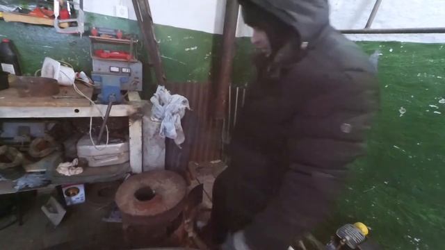 Гаражный выходной, установка печки буржуйки Влог смотреть онлайн