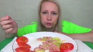 МУКБАНГ КАБАЧКИ С СОСИСКАИ/ Mukbang Кабачки тушеные и сосиски, помидорки / не АСМР/ еда на камеру./