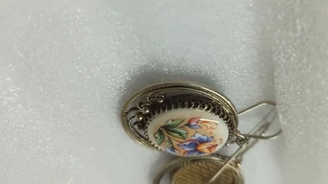 Серьги круглые большие (оранжевый фон) смотреть онлайн