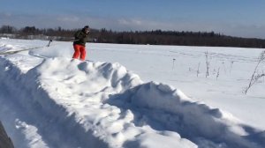 На лыжах за машиной вне трассы. Off piste skiing behind the car