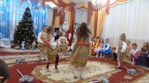 Танец Бабки Ёжки. Новогодний праздник группы Грамотейка